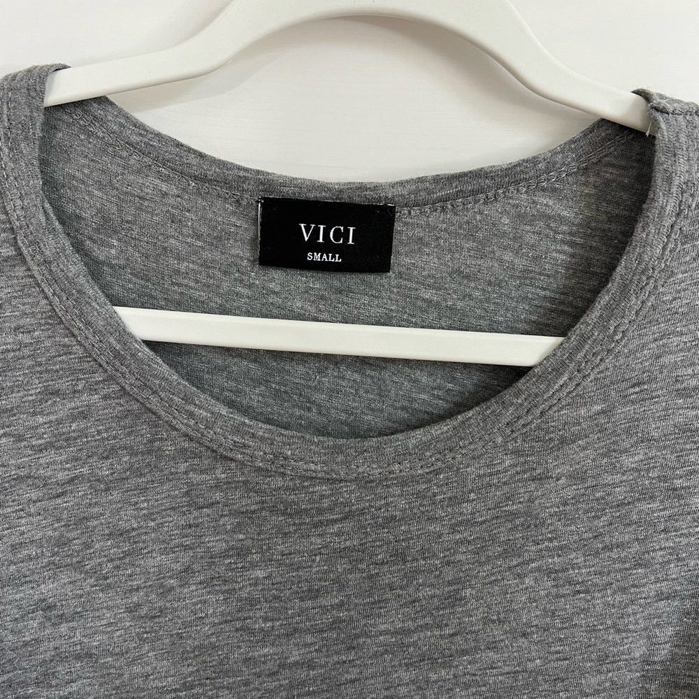 VICI Jaclyn Cotton Blend Top Gray Puff Sleeve in Size Small - Picture 9 of 10